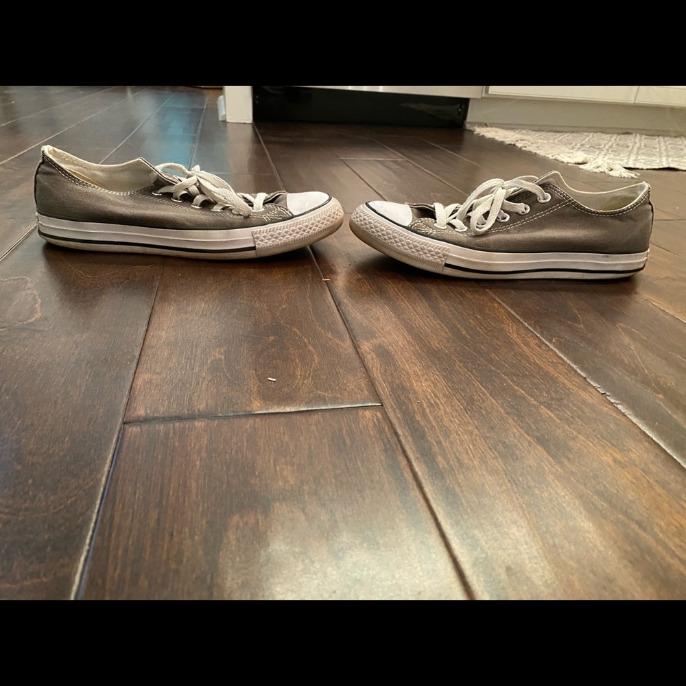 Converses - Picture 3 of 5